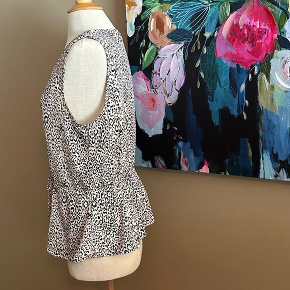 Lily White Leopard Print Button-Front Peplum Blouse Women's Size Large EUC - Picture 4 of 8